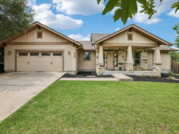 1058 Daviot DR, Spicewood, TX 78669