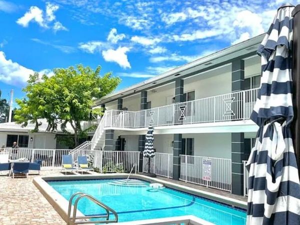 330 W Camino Real, Unit 12, Boca Raton, FL 33432