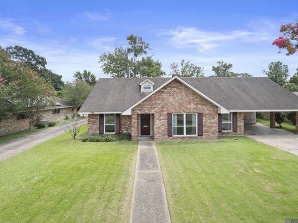 1085 Braeburn Dr, Baton Rouge, LA 70815