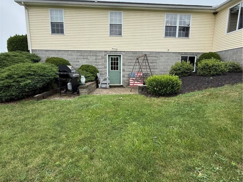 49208 Hickman Rd, East Liverpool, OH 43920 Photo 3