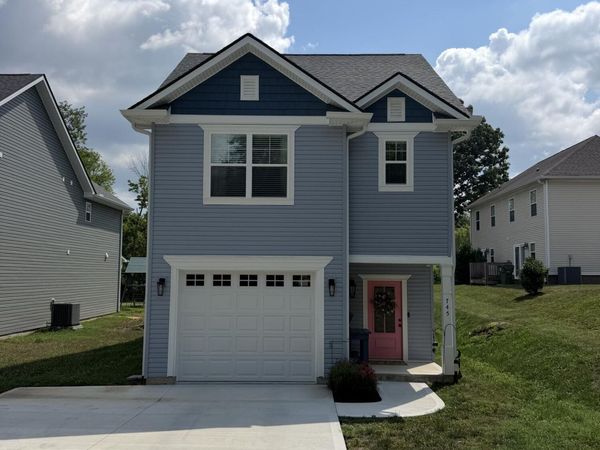 745 Maple Grove St, Maryville, TN 37801
