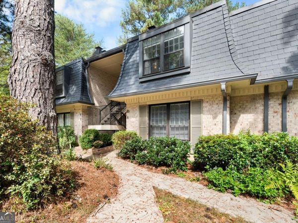 8 Cantey Place NW, Atlanta, GA 30327