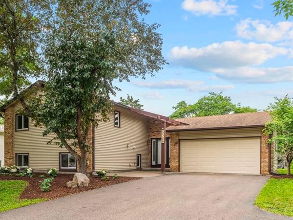 6589 E Fish Lake Road , Maple Grove, MN 55369