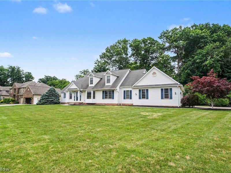 6304 Longspur Road, Highland Heights, OH 44143 Photo 2