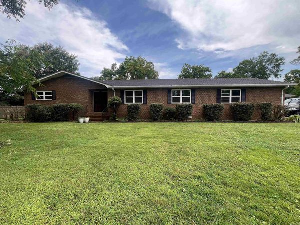 726 N 6th Avenue , Piggott, AR 72454