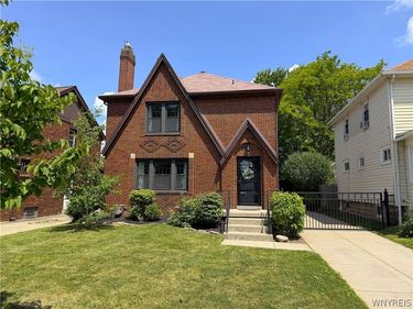 63 Washington Avenue, Buffalo, NY 14217