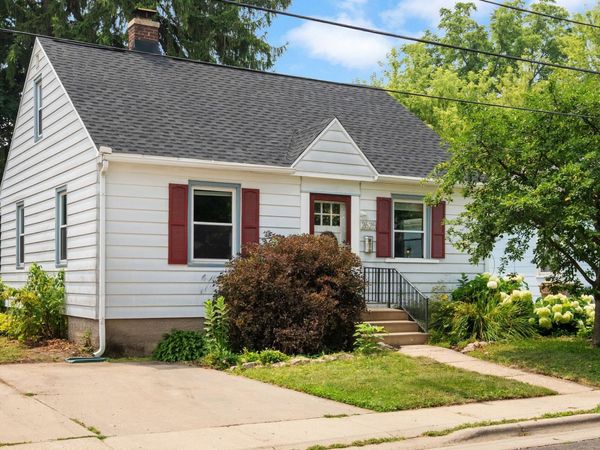 2625 East Lawn Court, Madison, WI 53704