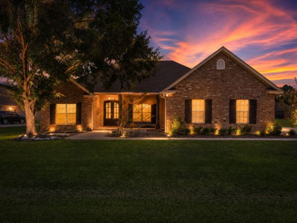 176 Sunline Dr., Petal, MS 39465