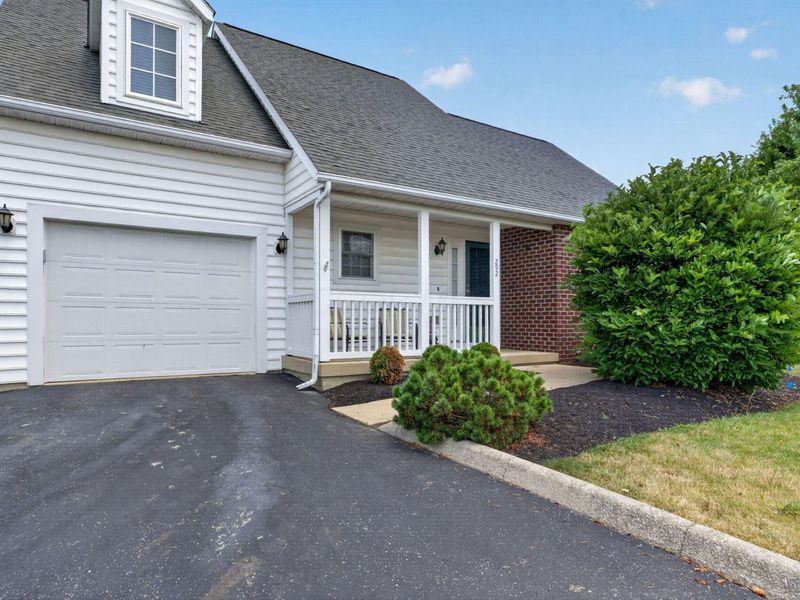 292 Village Drive, Johnstown, OH 43031 Photo 1