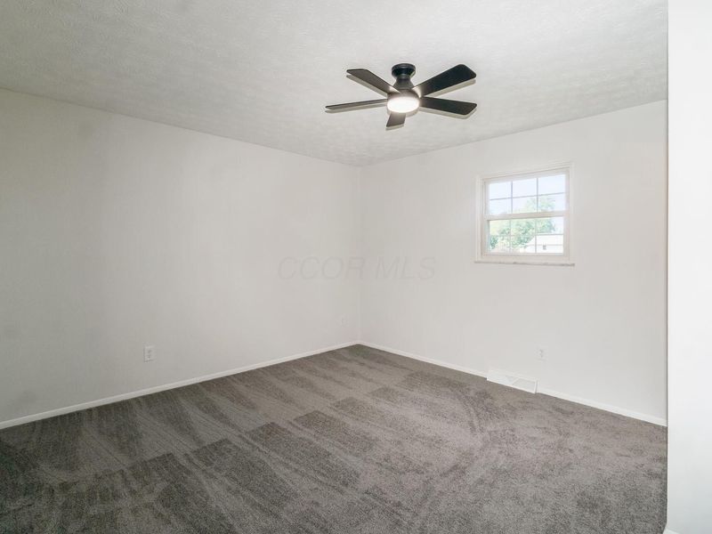 178 Donerail Drive SW, Pataskala, OH 43062 Photo 12
