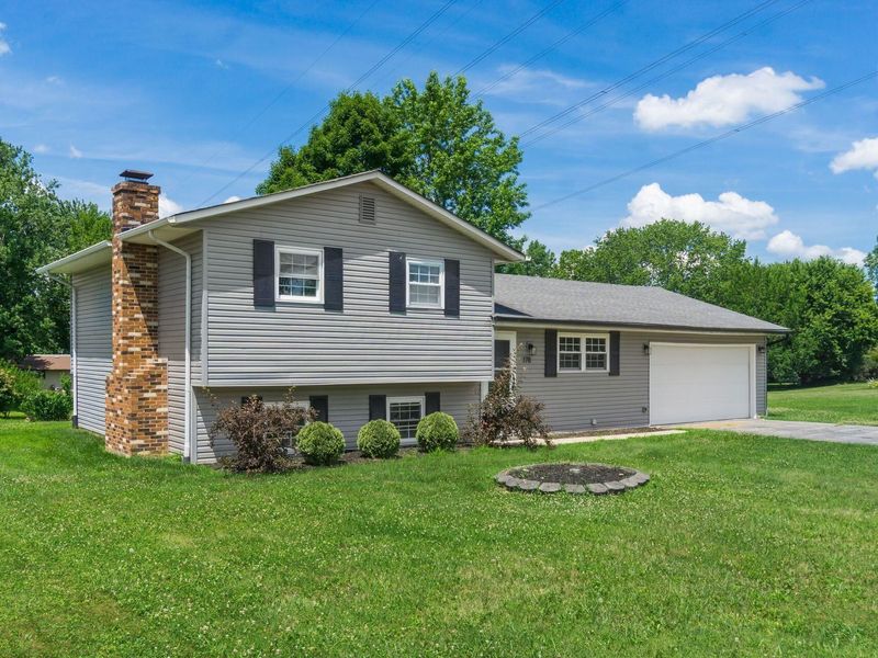 178 Donerail Drive SW, Pataskala, OH 43062 Photo 2