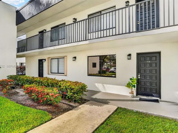 9920 NW 68th Pl , Unit 110, Tamarac, FL 33321