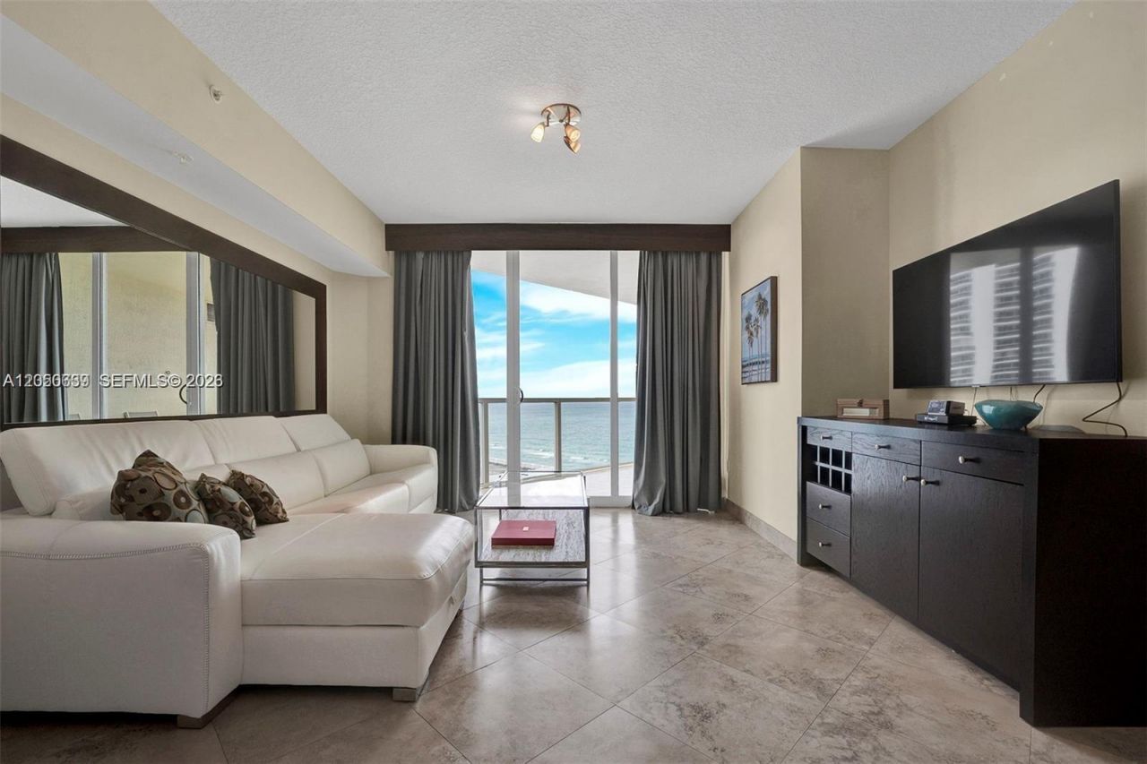 16699 Collins Ave, Unit 1605, Sunny Isles Beach, FL 33160 Photo
