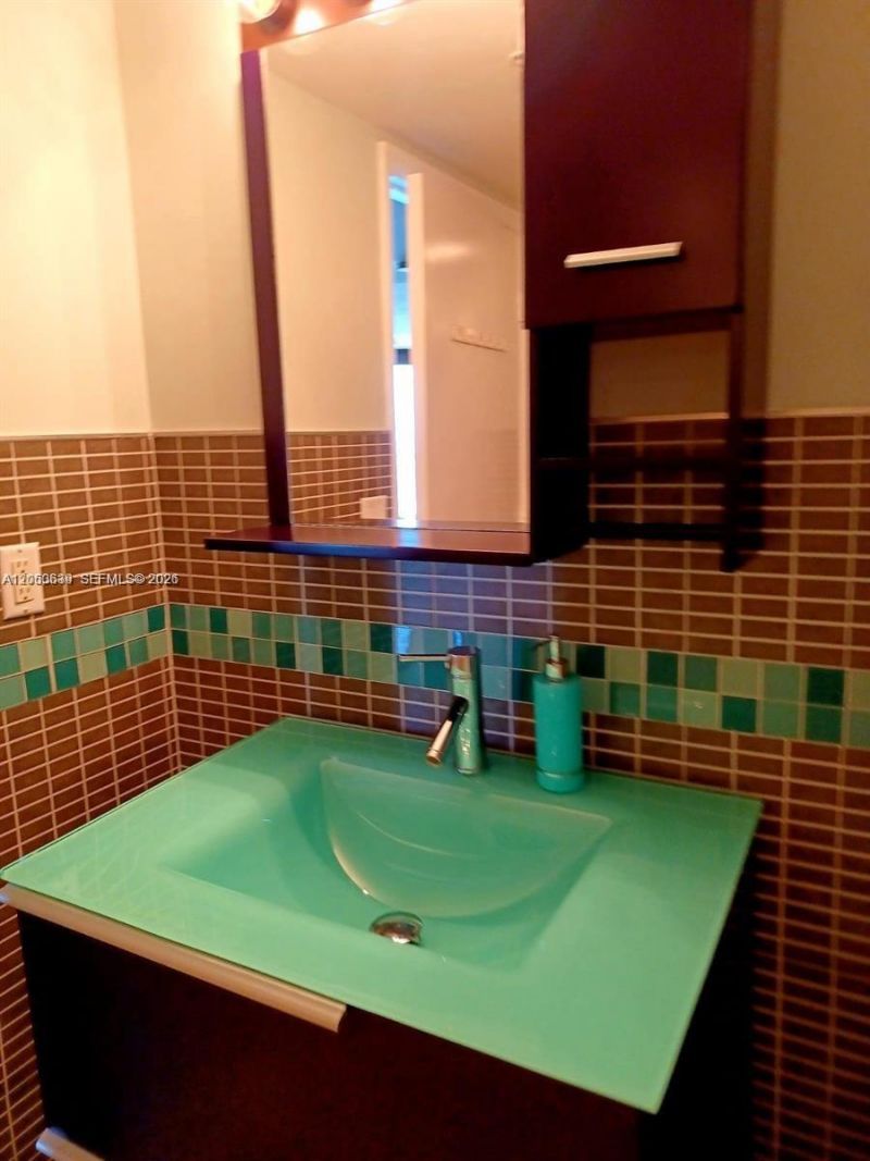16699 Collins Ave, Unit 1605, Sunny Isles Beach, FL 33160 Photo