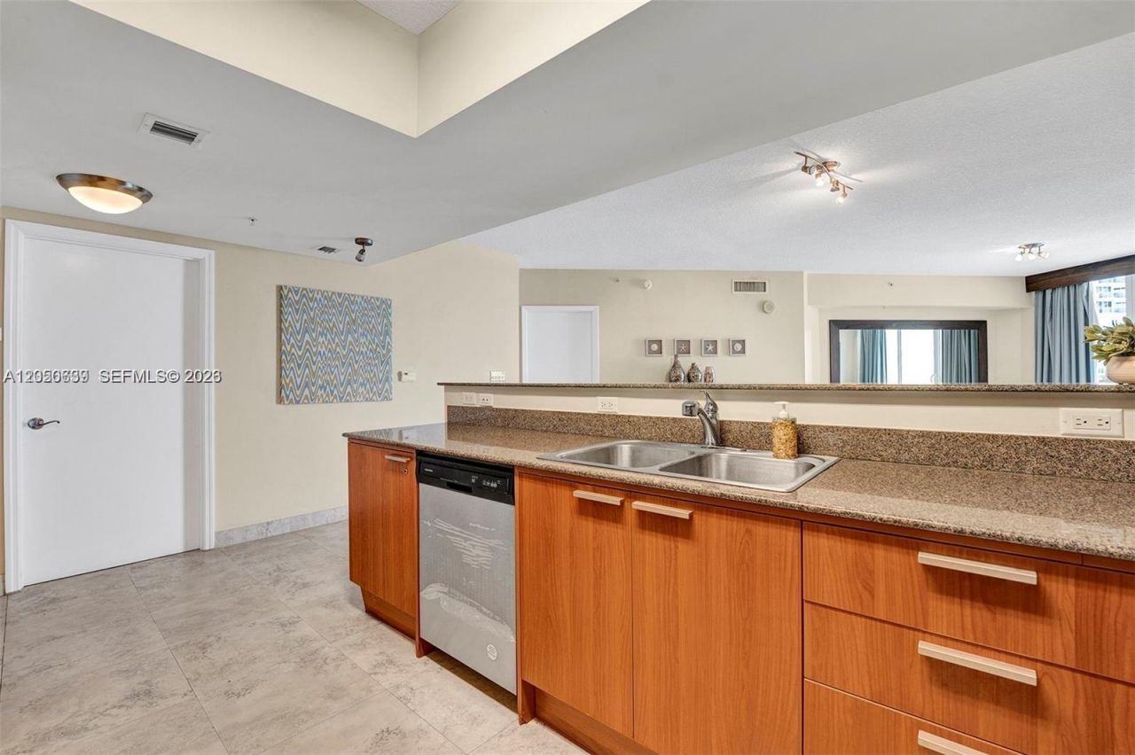 16699 Collins Ave, Unit 1605, Sunny Isles Beach, FL 33160 Photo