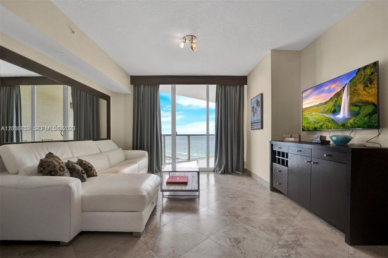 16699 Collins Ave, Unit 1605, Sunny Isles Beach, FL 33160 Photo