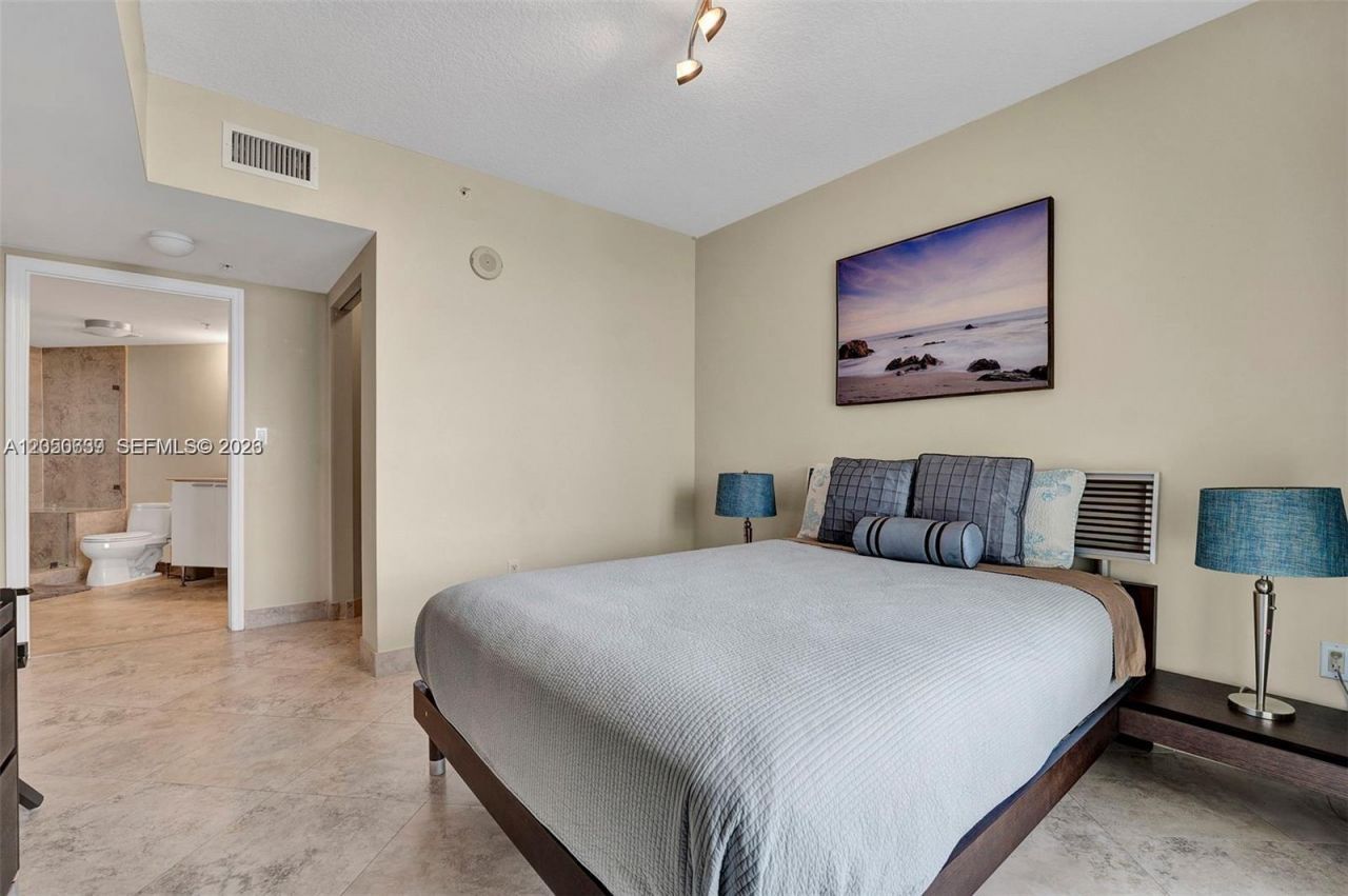 16699 Collins Ave, Unit 1605, Sunny Isles Beach, FL 33160 Photo