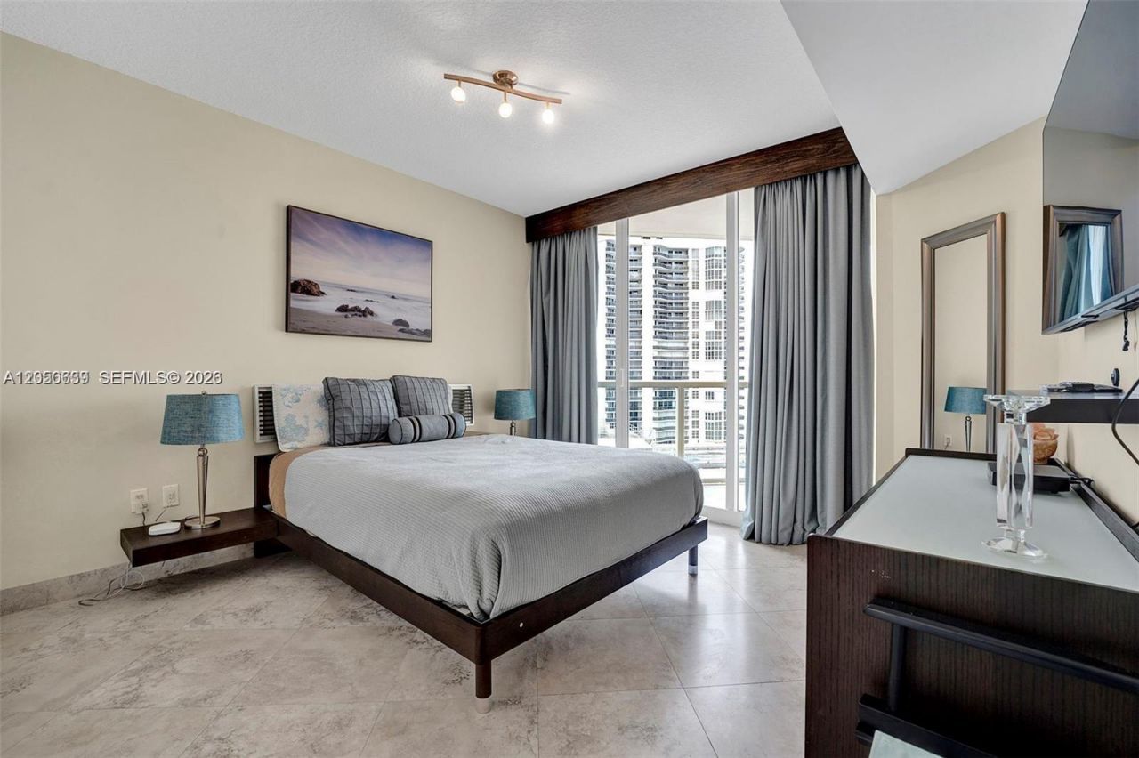 16699 Collins Ave, Unit 1605, Sunny Isles Beach, FL 33160 Photo