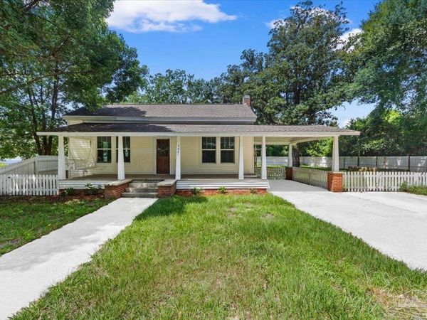 5061 Combs St, Milton, FL 32570