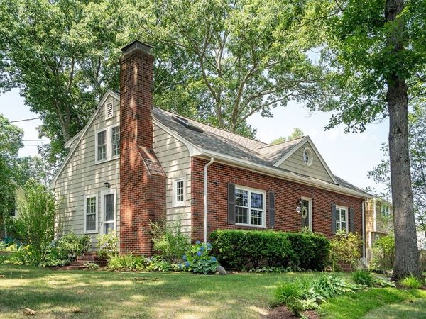 148 Cedar St, Lexington, MA 02421