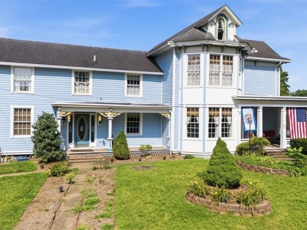 402 Williams Avenue , Williamstown, WV 26187