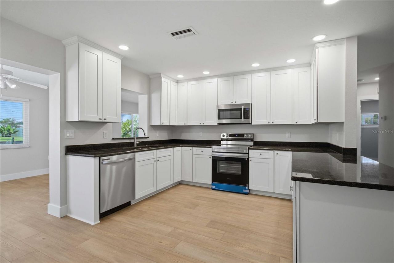 908 24th Avenue W, Palmetto, FL 34221 Photo