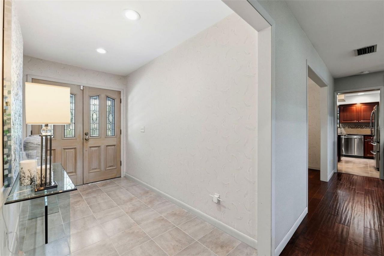 708 Warren Road , Lutz, FL 33548 Photo