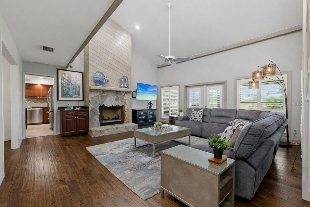 708 Warren Road , Lutz, FL 33548 Photo