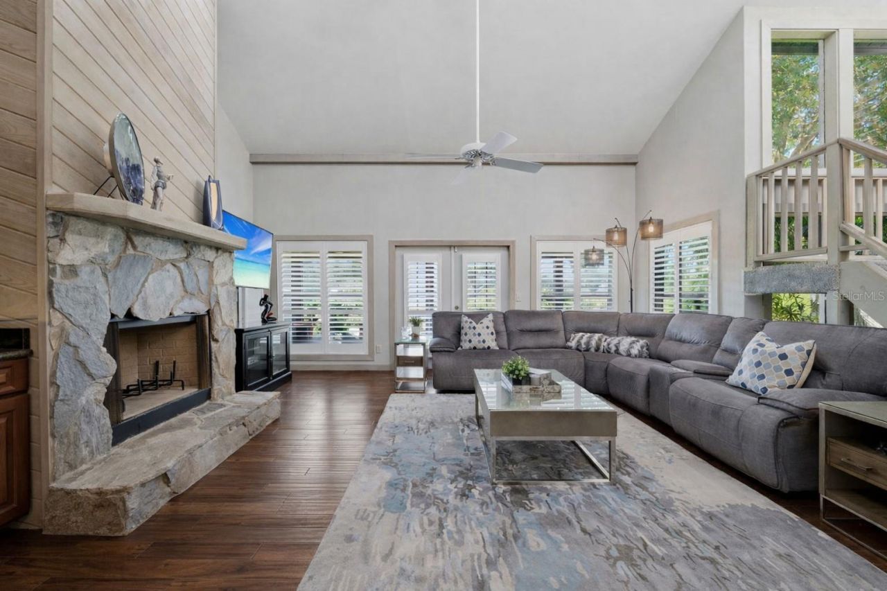 708 Warren Road , Lutz, FL 33548 Photo