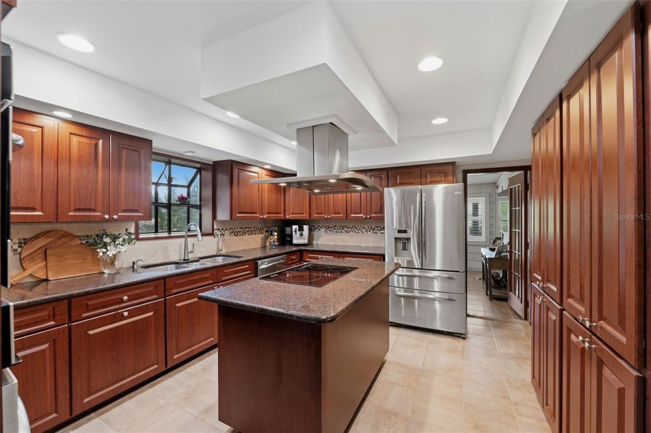 708 Warren Road , Lutz, FL 33548 Photo