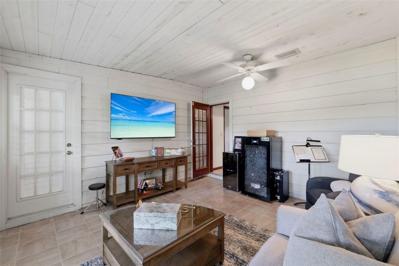 708 Warren Road , Lutz, FL 33548 Photo