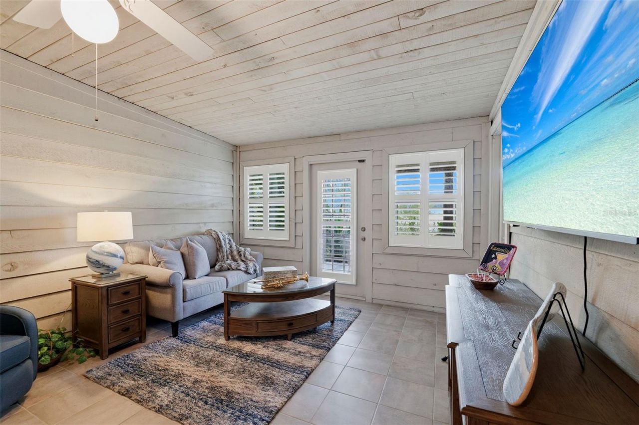 708 Warren Road , Lutz, FL 33548 Photo