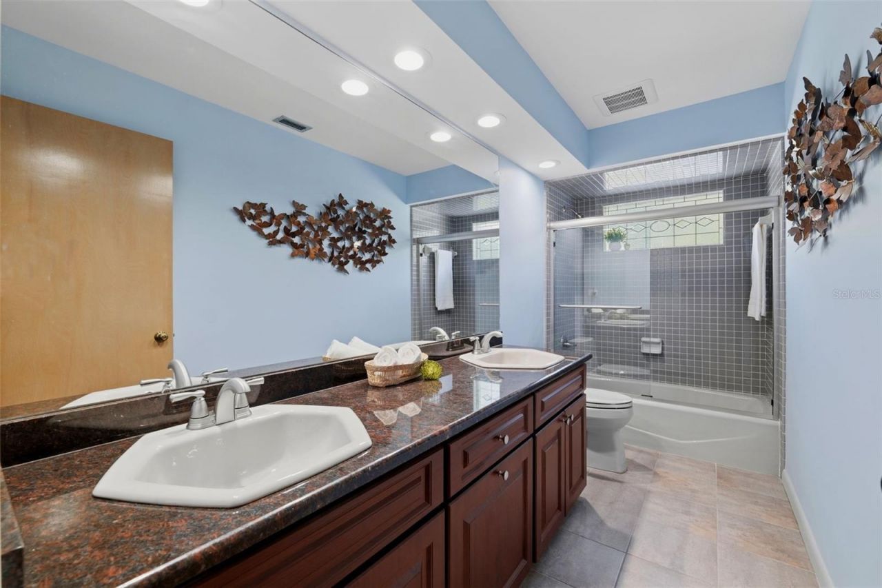 708 Warren Road , Lutz, FL 33548 Photo