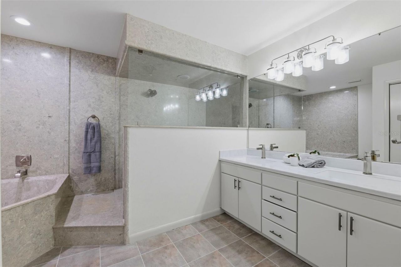 708 Warren Road , Lutz, FL 33548 Photo