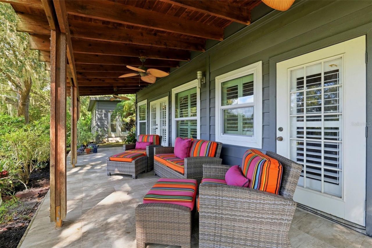708 Warren Road , Lutz, FL 33548 Photo