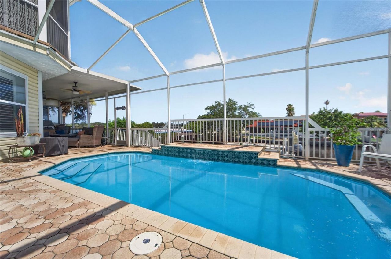 339 Manatee Lane, Tarpon Springs, FL 34689 Photo