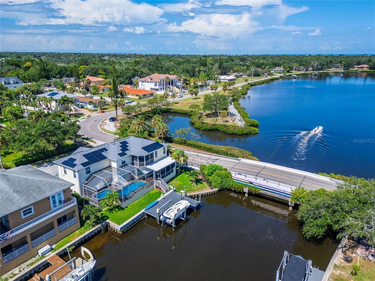 339 Manatee Lane, Tarpon Springs, FL 34689 Photo