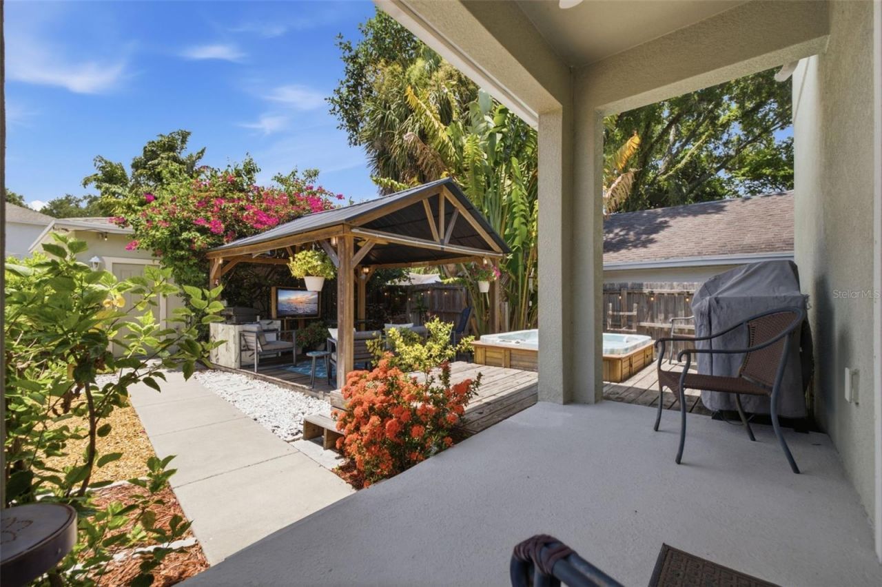 1110 10th Street N, Saint Petersburg, FL 33705 Photo
