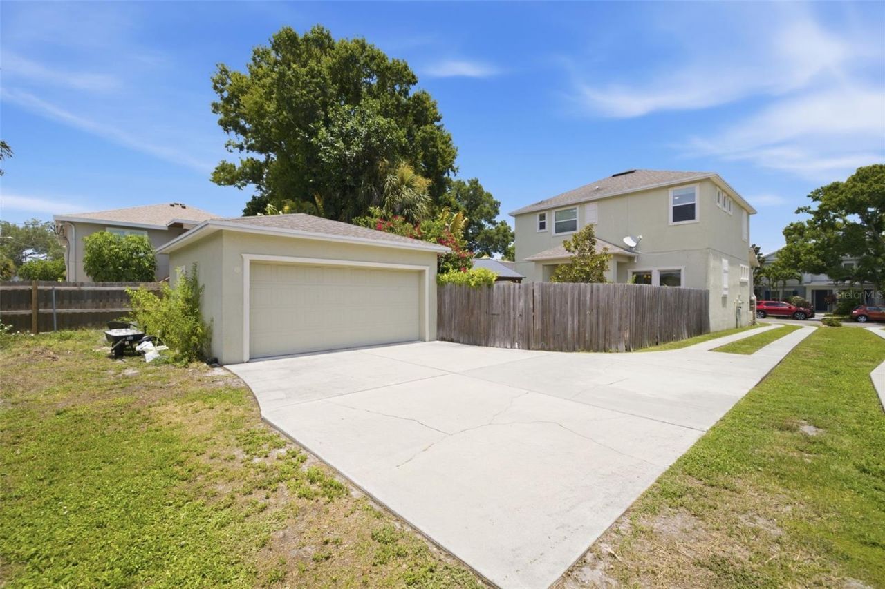1110 10th Street N, Saint Petersburg, FL 33705 Photo