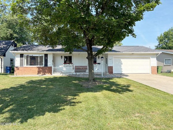 1029 Fort Drive , Bowling Green, OH 43402
