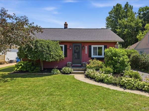 4035 Island Park Drive, Waterford Twp, MI 48329