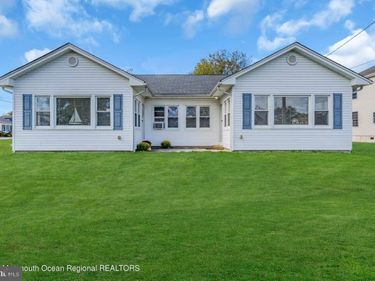 408 NEWPORT AVENUE, OCEAN GATE, NJ 08740