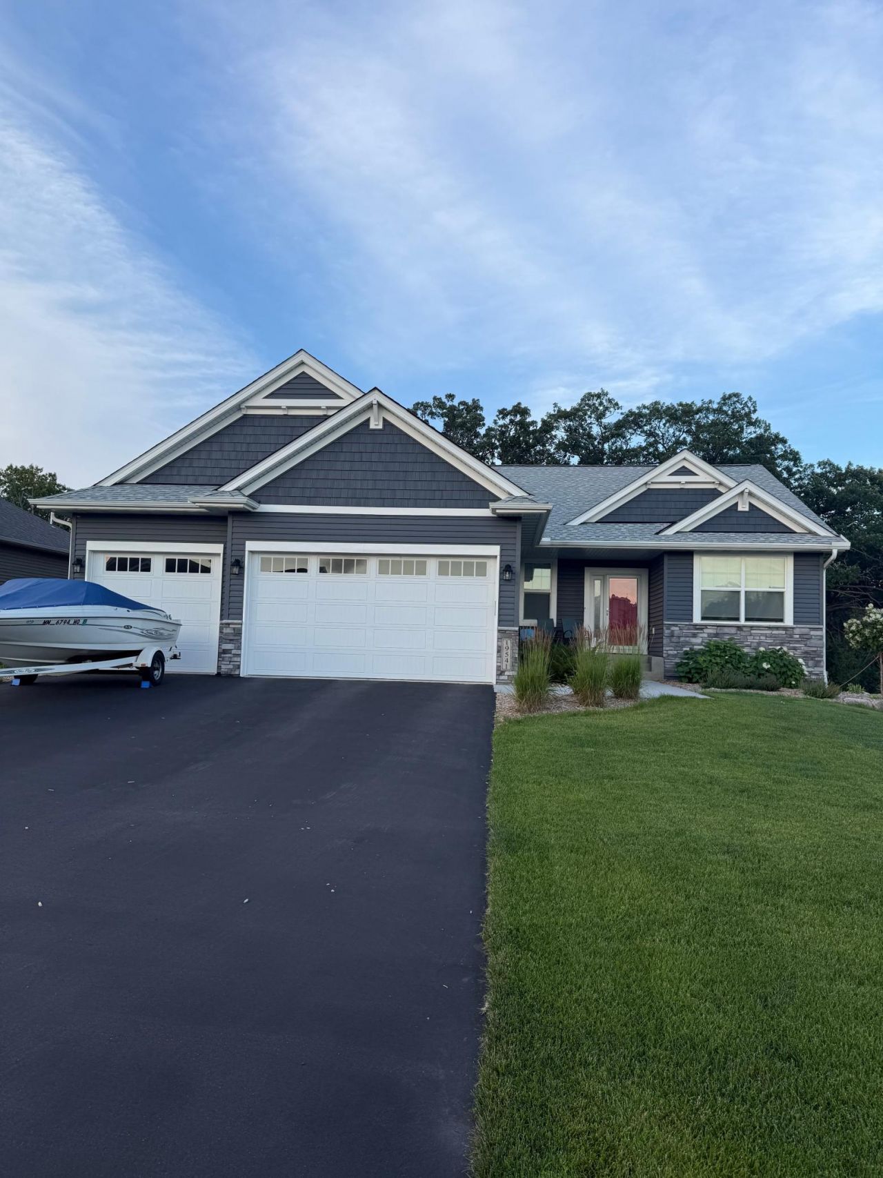 19541 NW York Street NW, Elk River, MN 55330