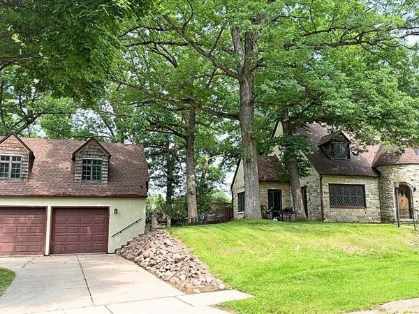 910 Oakwood Boulevard , Menomonie, WI 54751