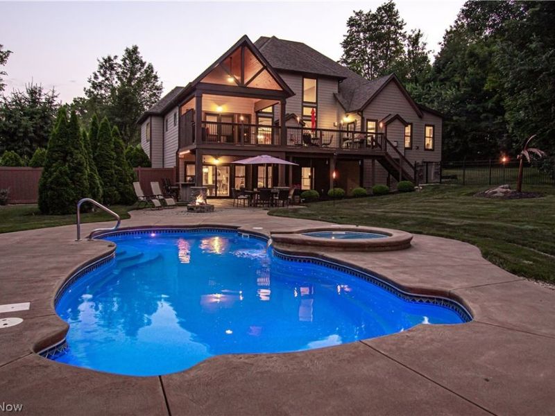 2307 Angela Vista Drive, Hinckley, OH 44233 Photo 2