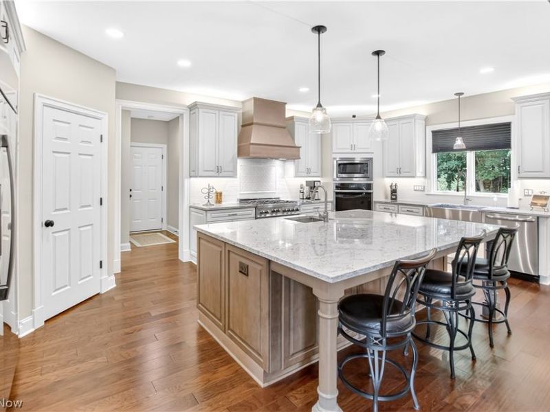 2307 Angela Vista Drive, Hinckley, OH 44233 Photo 6