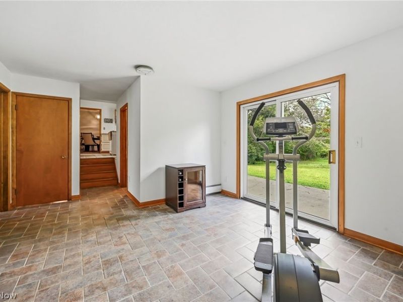 7085 Sunnydell Drive, Brookfield, OH 44403 Photo 13