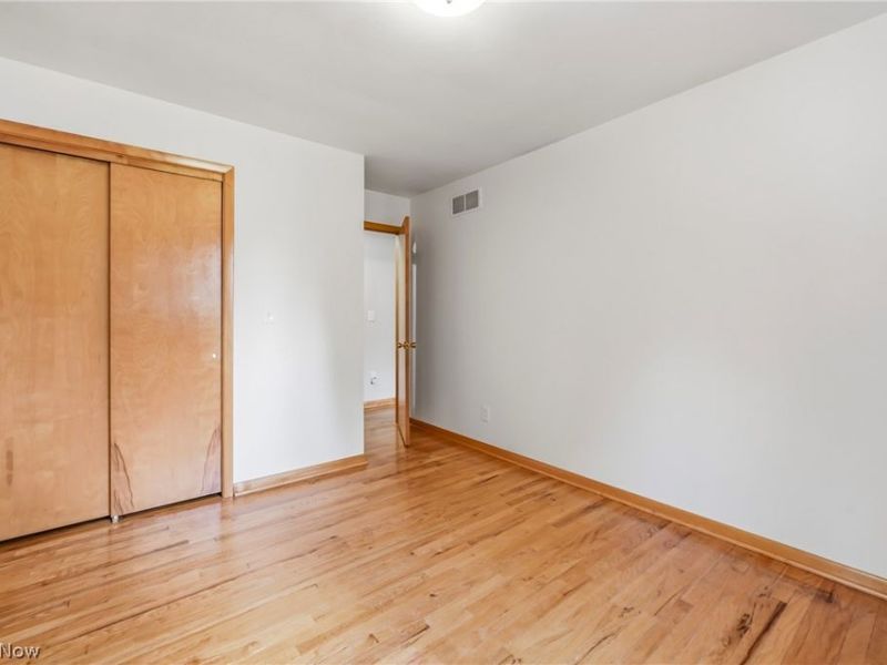 7085 Sunnydell Drive, Brookfield, OH 44403 Photo 18