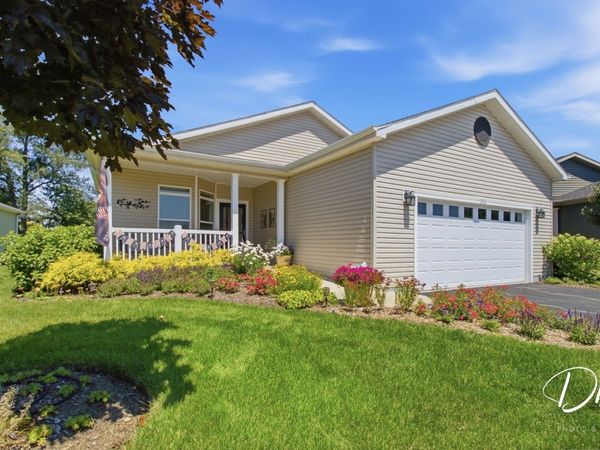 1512 Concord Circle , Grayslake, IL 60030