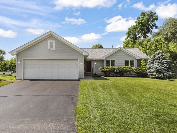 5939 Chestnut Street, ROSCOE, IL 61073